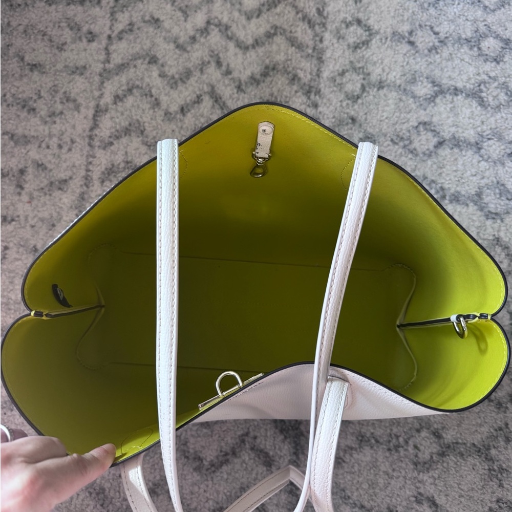 Kate spade tote - Picture 3 of 3